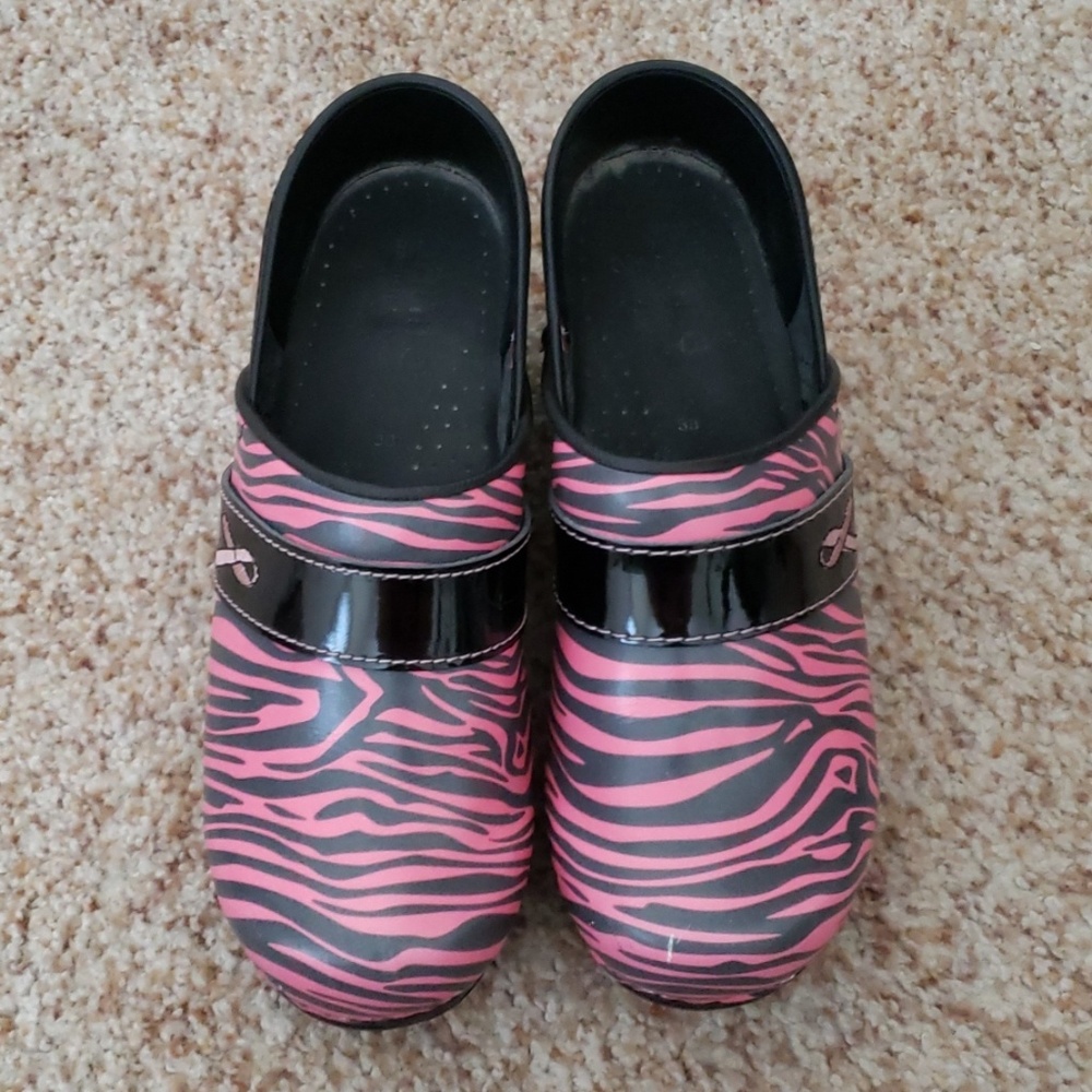 Sanita clogs